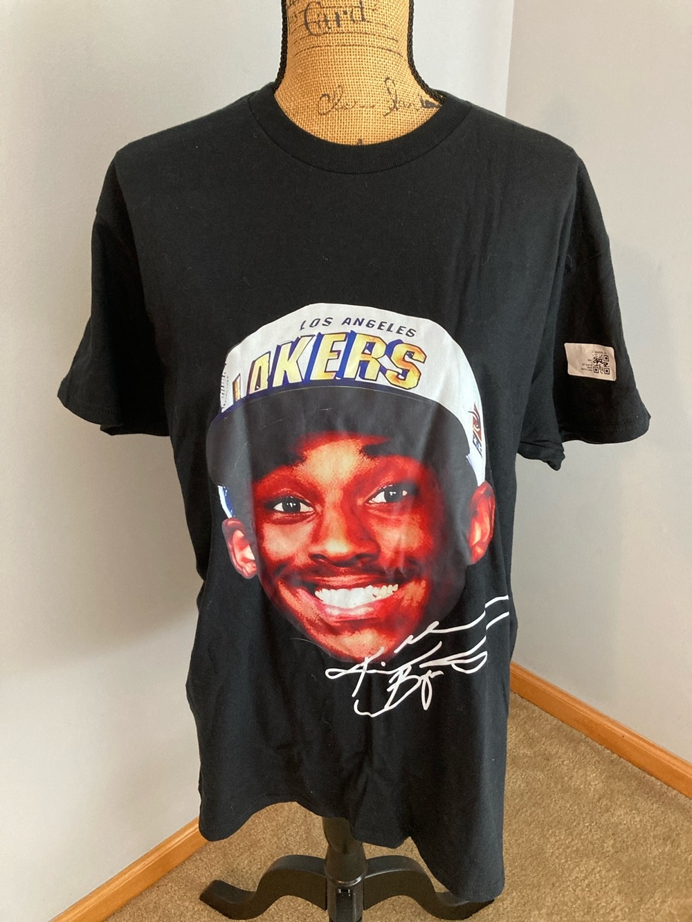 NWOT Gildan Los Angeles Lakers Kobe Bryant Smile Tee Men Size Large